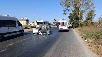 Önündeki araca çarpıp devrilen otomobilin sürücüsü yaralandı
