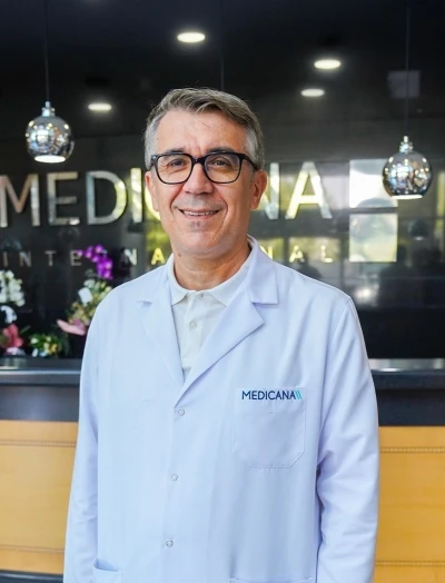 Op. Dr. Deniz: &quot;Menopozda hormonlar yeniden düzenlenirken sistem geçici olarak yapılandırılır&quot;
