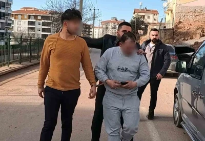 Operasyonda &lsquo;dur&rsquo; ihtarına uymadı, kovalamaca sonucu uyuşturucuyla yakalandı
