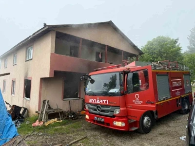 Ordu&rsquo;da 2 katlı evde yangın
