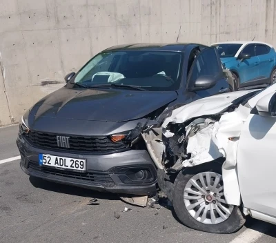 Ordu&rsquo;da 3 ara&ccedil; &ccedil;arpıştı: 5 yaralı
