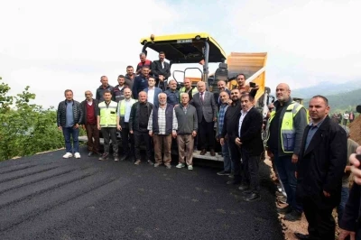 Ordu&rsquo;da 3 il&ccedil;eyi ilgilendiren yolda sıcak asfalt &ccedil;alışması
