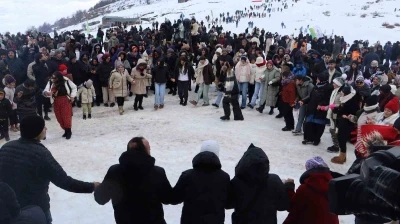 Ordu&rsquo;da bin 700 rakımlı yaylada renkli kar festivali
