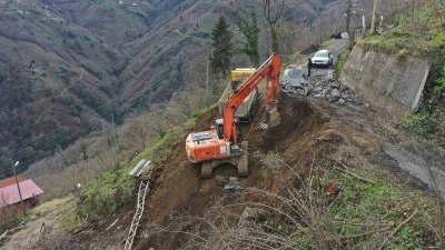 Ordu&rsquo;da eriyen kar suları heyelanlara neden oldu

