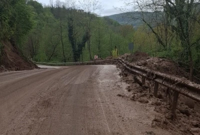 Ordu&rsquo;da heyelan nedeniyle kapanan yol ulaşıma a&ccedil;ıldı
