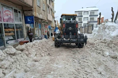 Ordu&rsquo;da kar ve buzlanma nedeniyle 2 il&ccedil;ede eğitime ara verildi

