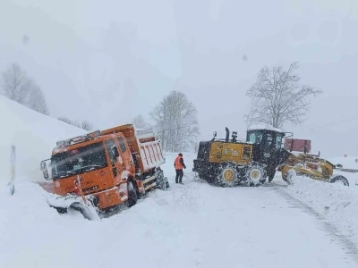 Ordu&rsquo;da kardan kapanan 472 mahalle yolu ulaşıma a&ccedil;ıldı
