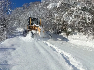 Ordu&rsquo;da karla m&uuml;cadele: 3 g&uuml;nde toplam 18 bin km yol ulaşıma a&ccedil;ıldı
