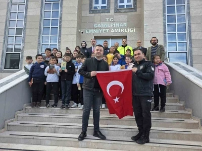 Ordu&rsquo;da minikler kitaplarını emniyet teşkilatı birlikte okudu
