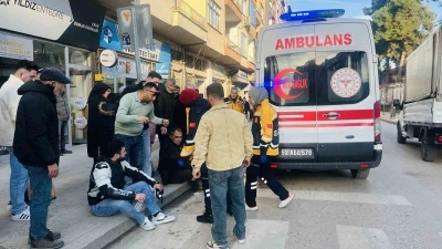 Ordu&rsquo;da motosiklet yayaya &ccedil;arptı: 2 yaralı
