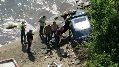 Ordu&rsquo;da otomobil 30 metreden deniz kıyısına u&ccedil;tu: "U&ccedil;ak d&uuml;ş&uuml;yor zannettim"
