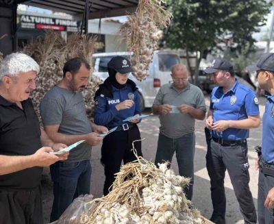 Ordu&rsquo;da polis ekiplerinden dolandırıcılığa karşı broş&uuml;rl&uuml; uyarı
