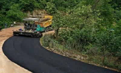 Ordu&rsquo;nun kırsalında sıcak asfalt &ccedil;alışmaları

