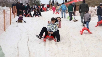 Ordu&rsquo;nun menderesleri ile &uuml;nl&uuml; bin 500 rakımlı yaylasında kar festivali
