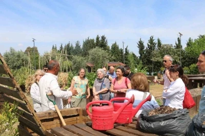 Organik atıklar komposta d&ouml;n&uuml;ş&uuml;yor
