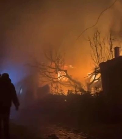 Orhaneli&rsquo;de geceyi aydınlatan alevler, evi k&uuml;le &ccedil;evirdi
