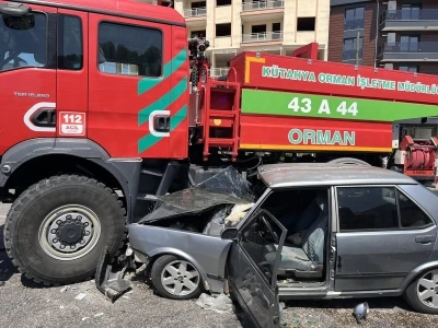 Orman arazözü ile otomobil kavşakta çarpıştı: 1 yaralı
