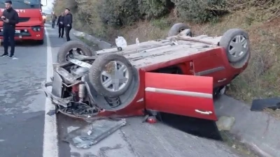 Orman B&ouml;lge M&uuml;d&uuml;rl&uuml;ğ&uuml; g&ouml;revlilerini taşıyan ara&ccedil; takla attı: 3 yaralı
