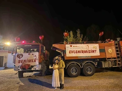 Orman işçisi arazözle evlilik teklifi yaptı
