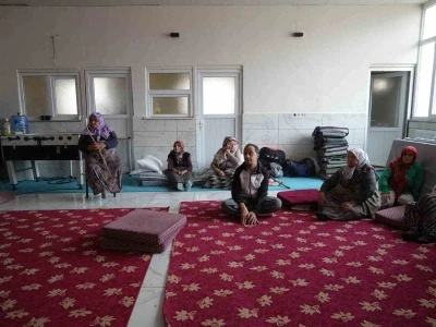 Orman yangıları sebebiyle tahliye edilen vatandaşlar Kur’an kurslarına yerleştirildi
