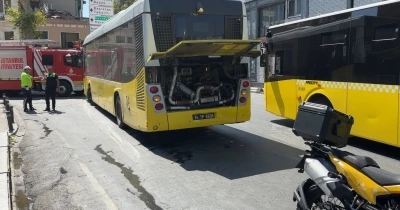 Ortak&ouml;y&rsquo;de İETT otob&uuml;s&uuml;nden dumanlar y&uuml;kseldi: Motor arızası trafiğe neden oldu
