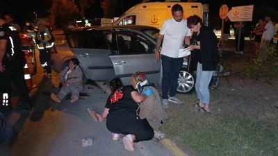 Ortalık savaş alanına döndü, 2 araçtaki 6 kişi yaralandı
