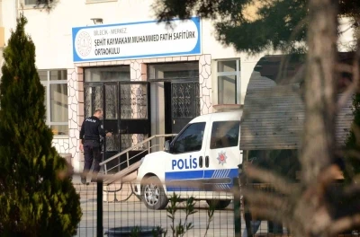 Ortaokul öğrencisine okulda elektrik çarptı
