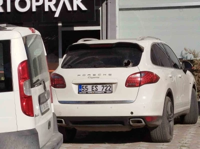 Osmancık’ta park halindeki araç kurşunlandı
