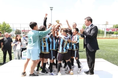 Osmangazi&rsquo;de &ccedil;ocuk olimpiyatları nefes kesen yarışlara sahne oldu
