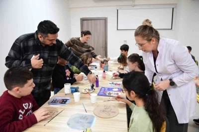 Osmangazi&rsquo;de &ccedil;ocuklar kitaplardan ilham alarak &uuml;retiyor

