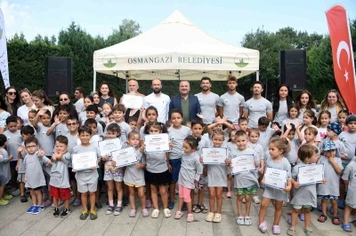 Osmangazi’de minikler yaz tatilinde yüzmeyi öğrendi
