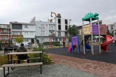 Osmangazi’de ruhsatsız katlara anında müdahale
