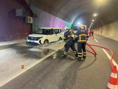Osmangazi t&uuml;nelinde yangına m&uuml;dahale ve kurtarma operasyonu
