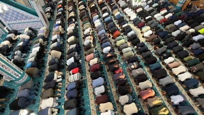 Osmaniye&rsquo;de bayram namazında camiler doldu, vatandaşlar protokolle bayramlaştı
