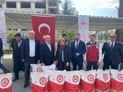 Osmaniye&rsquo;de &ccedil;ift&ccedil;iye ay&ccedil;i&ccedil;eği tohumu desteği
