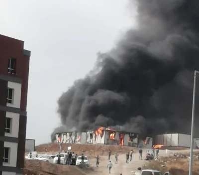 Osmaniye’de inşaat işçilerinin kaldığı konteynerde yangın
