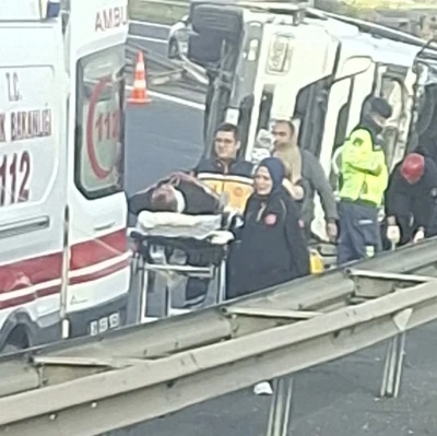 Osmaniye&rsquo;de kontrolden &ccedil;ıkan tır devrildi: 1 yaralı
