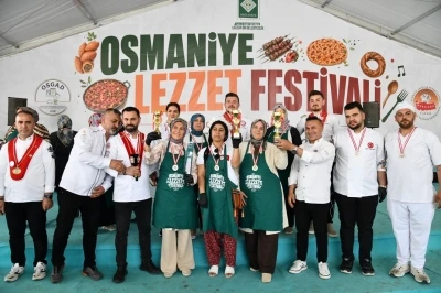 Osmaniye&rsquo;de Lezzet Festivali coşkusu: 20 bin litre toyga &ccedil;orbası ikram edildi
