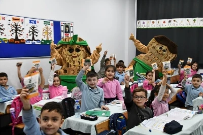 Osmaniye’de öğrencilere yer fıstığı ikram edildi
