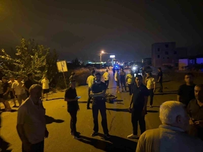 Osmaniye&rsquo;de otomobil ile motosikletin &ccedil;arpıştığı kaza kamerada
