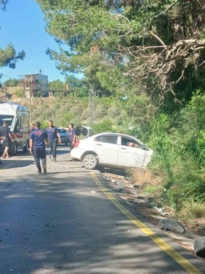 Osmaniye&rsquo;de otomobil ile tır &ccedil;arpıştı: 1 &ouml;l&uuml;, 2 yaralı
