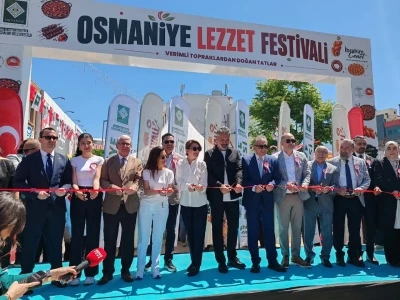 Osmaniye&rsquo;de "3. Lezzet Festivali"  kortej y&uuml;r&uuml;y&uuml;ş&uuml;yle başladı
