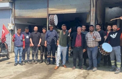 Osmaniye&rsquo;de sanayi esnafından 1 Mayıs&rsquo;a davul zurnalı kutlama
