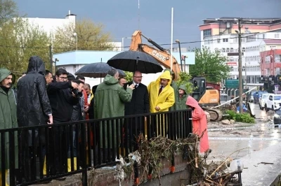 Osmaniye&rsquo;de sel alarmı: 251 ara&ccedil;, bin 93 personel g&ouml;revde
