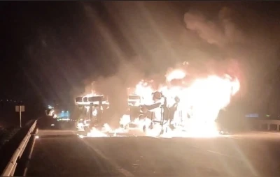 Osmaniye&rsquo;de seyir halindeki tır alev alev yandı
