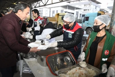 Osmaniye&rsquo;de vatandaşlar iftar sofrasında buluştu
