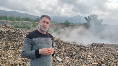 Osmaniye&rsquo;den Hatay&rsquo;a taşınan ve i&ccedil;ten i&ccedil;e yanan &ccedil;&ouml;plere vatandaşlar &ccedil;&ouml;z&uuml;m bekliyor
