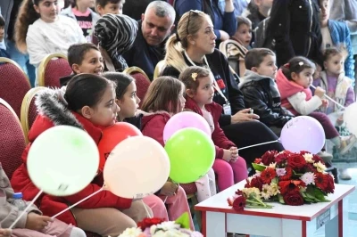 Osmaniye kitap fuarı ilk 3 g&uuml;nde 30 bin ziyaret&ccedil;iyi ağırladı
