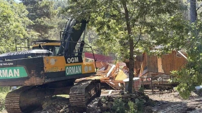 Osmaniye Olukbaşı Yaylası&rsquo;nda 225 usuls&uuml;z yapının yıkımına başlandı
