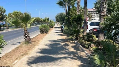 Otelin &ouml;n&uuml;ne bıraktığı motosikleti sabah g&ouml;remeyince hırsızlığı g&uuml;venlik kamerasından g&ouml;rd&uuml;
